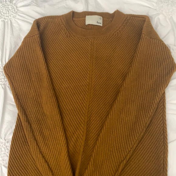 Aritzia - Wilfred Free Wool Sweater - Picture 1 of 3